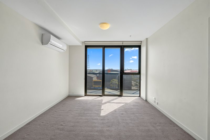 Photo - 714/463 Docklands Drive, Docklands VIC 3008 - Image 2