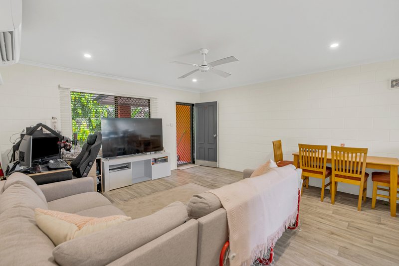 Photo - 7/15-17 Earl Street, Westcourt QLD 4870 - Image 2