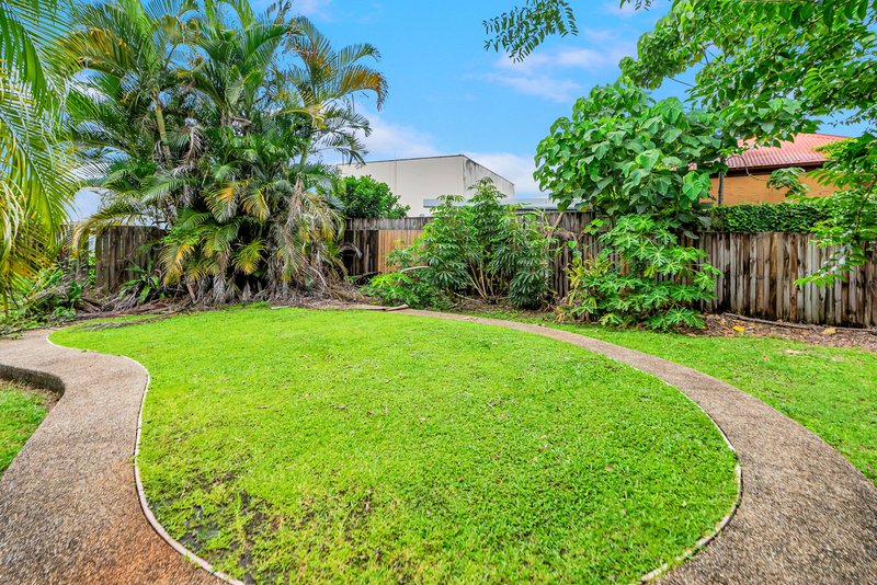 Photo - 7/15-17 Earl Street, Westcourt QLD 4870 - Image 11