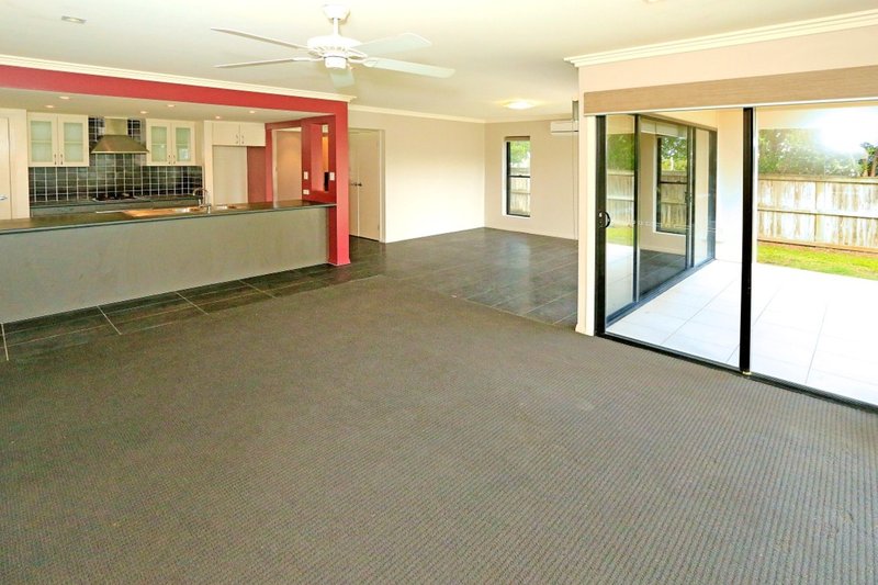 Photo - 7/15 Parkside Place, Norman Gardens QLD 4701 - Image 3