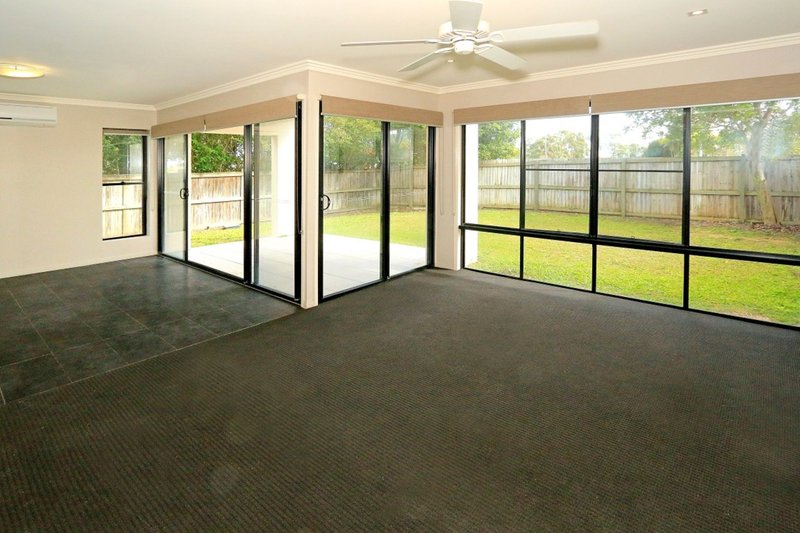 Photo - 7/15 Parkside Place, Norman Gardens QLD 4701 - Image 4