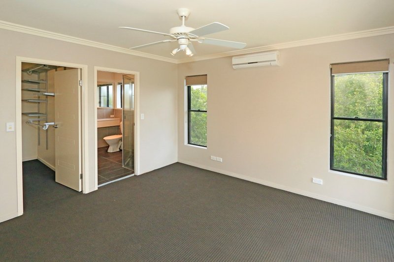 Photo - 7/15 Parkside Place, Norman Gardens QLD 4701 - Image 6