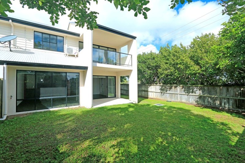 Photo - 7/15 Parkside Place, Norman Gardens QLD 4701 - Image 11