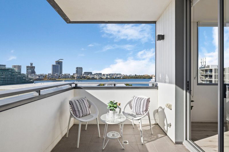 Photo - 715/19 Baywater Drive, Wentworth Point NSW 2127 - Image 1