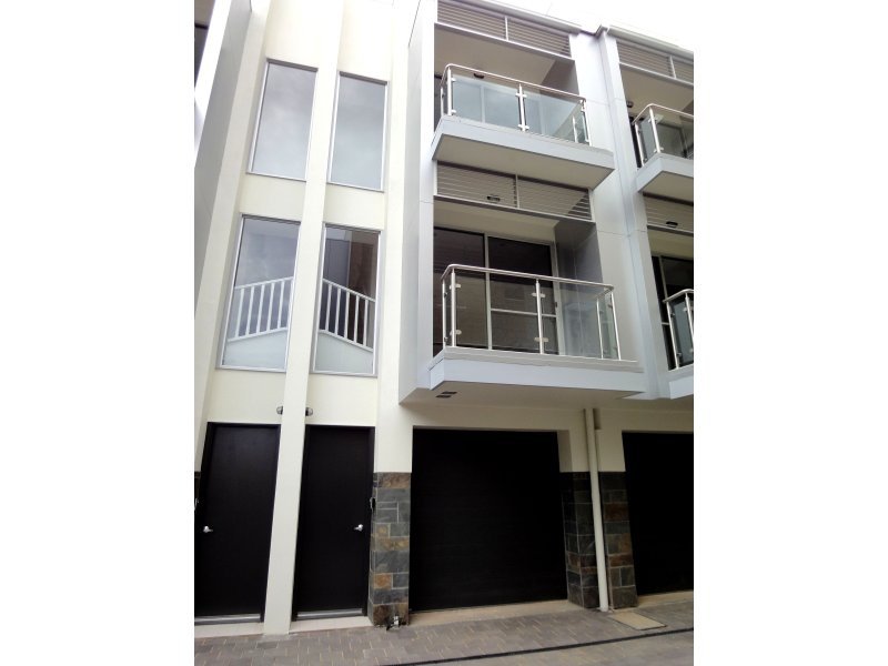 Photo - 7/152 Gray Street, Adelaide SA 5000 - Image 1