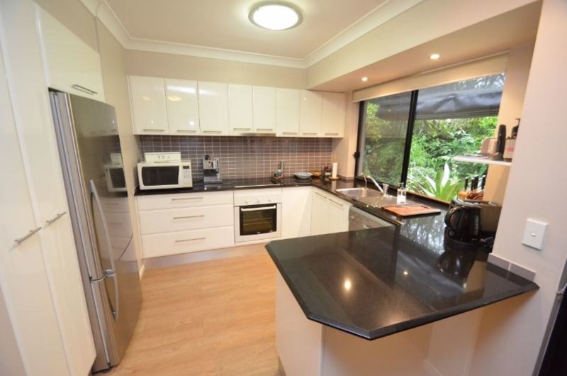 Photo - 7/153 Greenacre Drive, Arundel QLD 4214 - Image 6