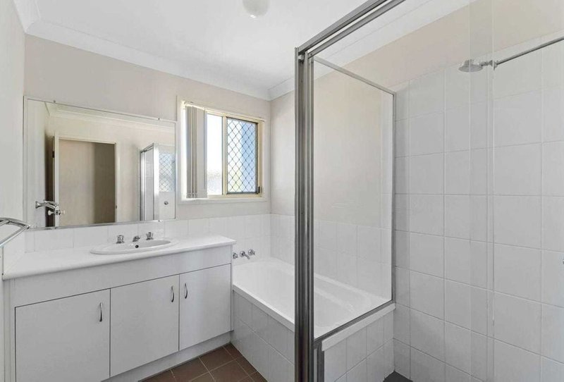 Photo - 7/16-18 Fleet Drive, Kippa-Ring QLD 4021 - Image 5