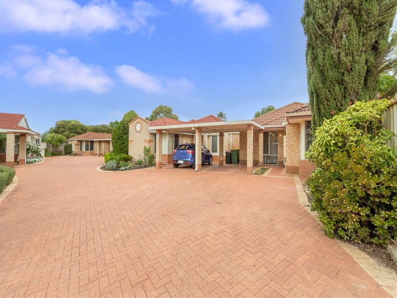 Photo - 7/16-18 Inverness Court, Cooloongup WA 6168 - Image 2