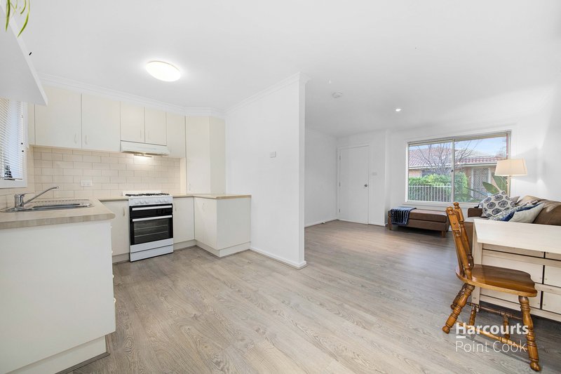 Photo - 7/16-18 Russell Street, Werribee VIC 3030 - Image 5