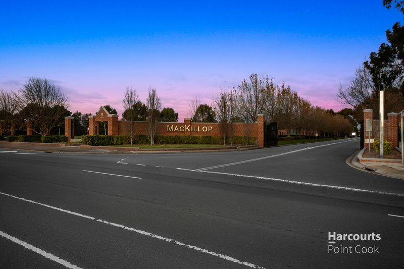 Photo - 7/16-18 Russell Street, Werribee VIC 3030 - Image 15