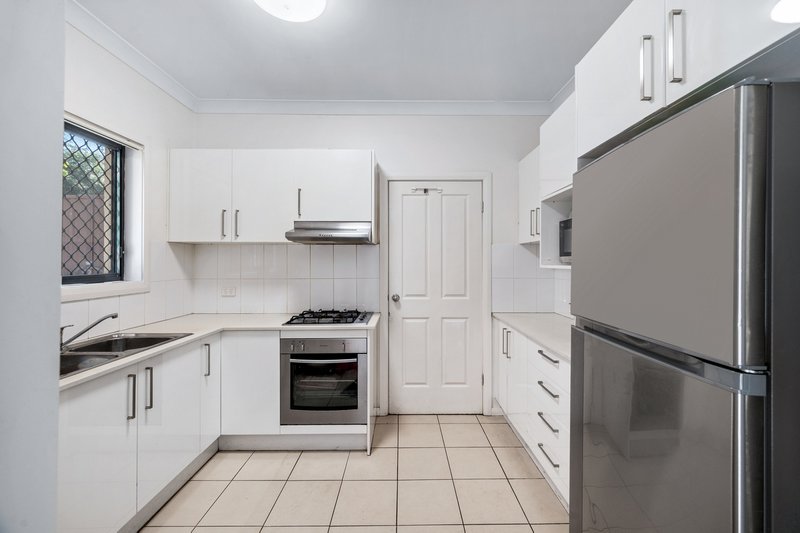 Photo - 7/16-20 Myee Road, Macquarie Fields NSW 2564 - Image 2