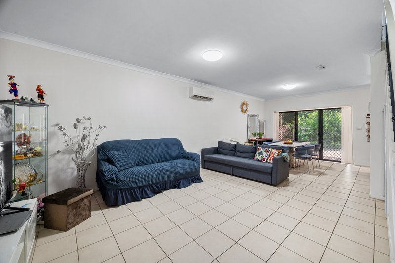 Photo - 7/16-20 Myee Road, Macquarie Fields NSW 2564 - Image 3