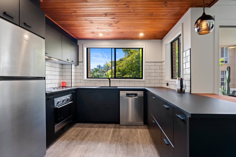 Photo - 7/16 Whitby Street, Southport QLD 4215 - Image 3