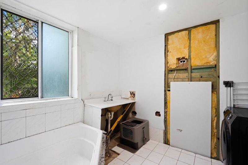 Photo - 7/16 Whitby Street, Southport QLD 4215 - Image 8