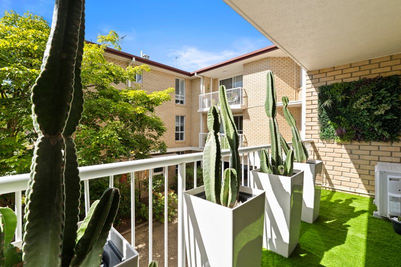 Photo - 7/16 Whitby Street, Southport QLD 4215 - Image 10
