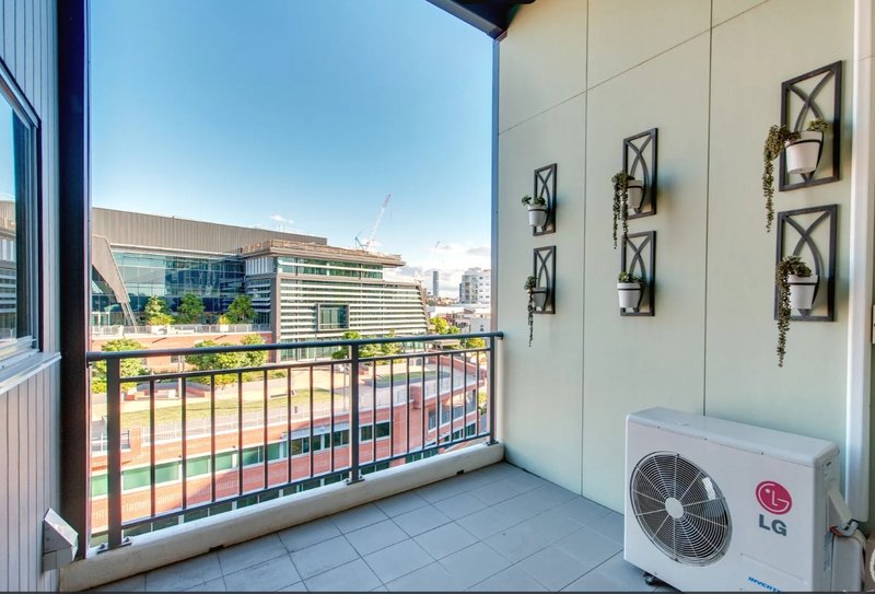 Photo - 716/8 Hurworth Street, Bowen Hills QLD 4006 - Image 12