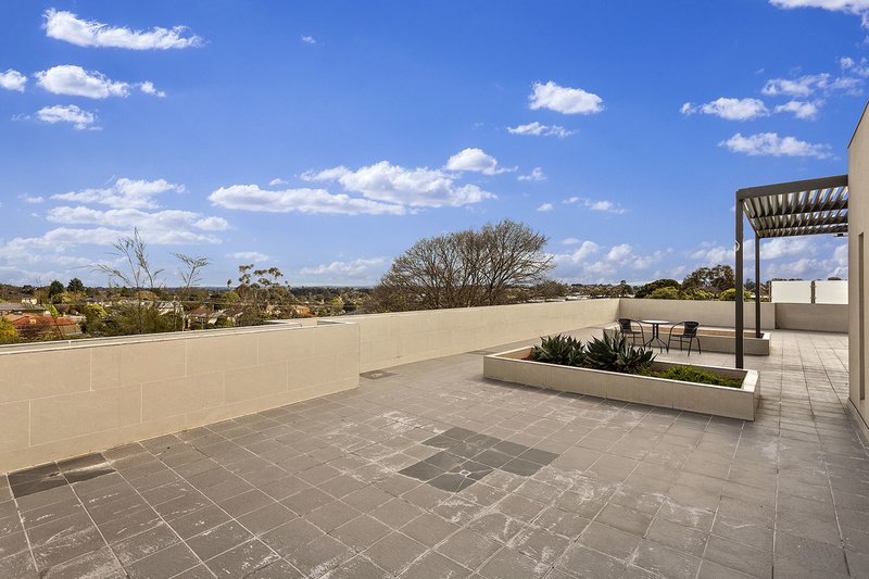 Photo - 7/17 Churchill Street, Doncaster East VIC 3109 - Image 4
