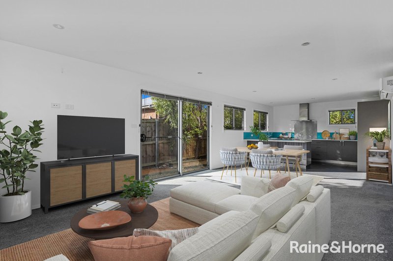 Photo - 7/17 Sandstone Grove, Blackmans Bay TAS 7052 - Image 3
