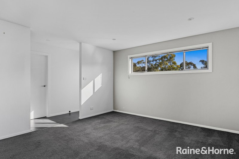 Photo - 7/17 Sandstone Grove, Blackmans Bay TAS 7052 - Image 5