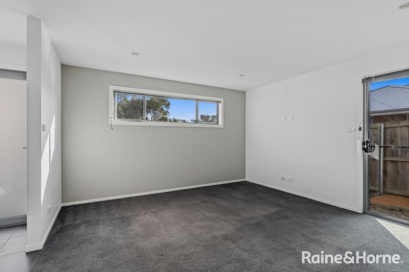 Photo - 7/17 Sandstone Grove, Blackmans Bay TAS 7052 - Image 6