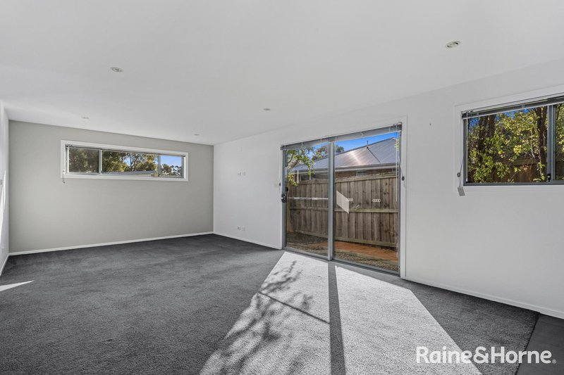 Photo - 7/17 Sandstone Grove, Blackmans Bay TAS 7052 - Image 7