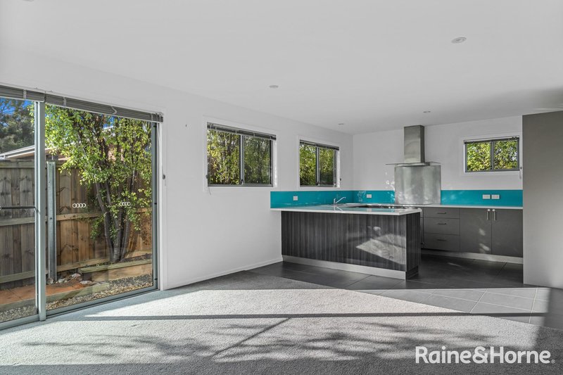 Photo - 7/17 Sandstone Grove, Blackmans Bay TAS 7052 - Image 10