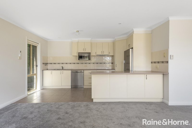 Photo - 7/176 Station Road, New Gisborne VIC 3438 - Image 5