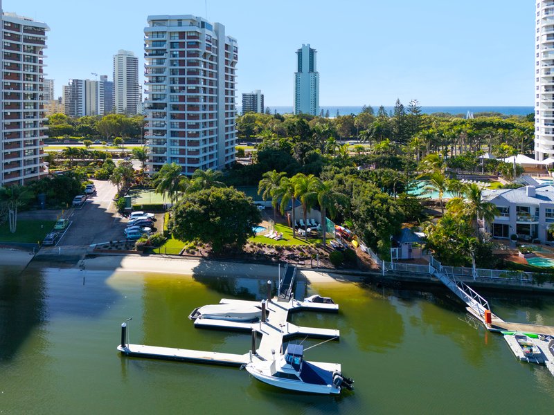 Photo - 7/18 Commodore Drive, Surfers Paradise QLD 4217 - Image 32