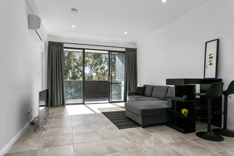 Photo - 7/18 Miranda Crescent, Coolbellup WA 6163 - Image 9