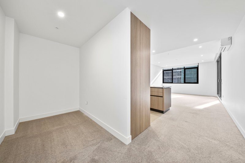 Photo - 718/6 Lapwing Street, Wentworth Point NSW 2127 - Image 5