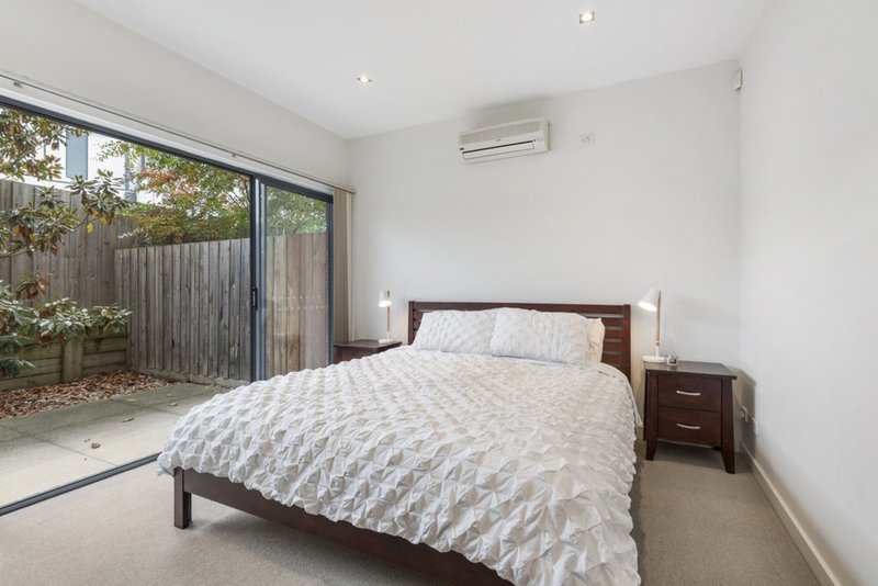 Photo - 7/2-4 Newton Street, Chadstone VIC 3148 - Image 6