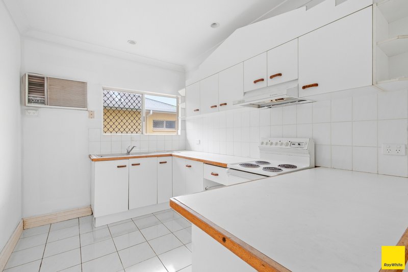Photo - 7/2-4 Springfield Crescent, Manoora QLD 4870 - Image 2