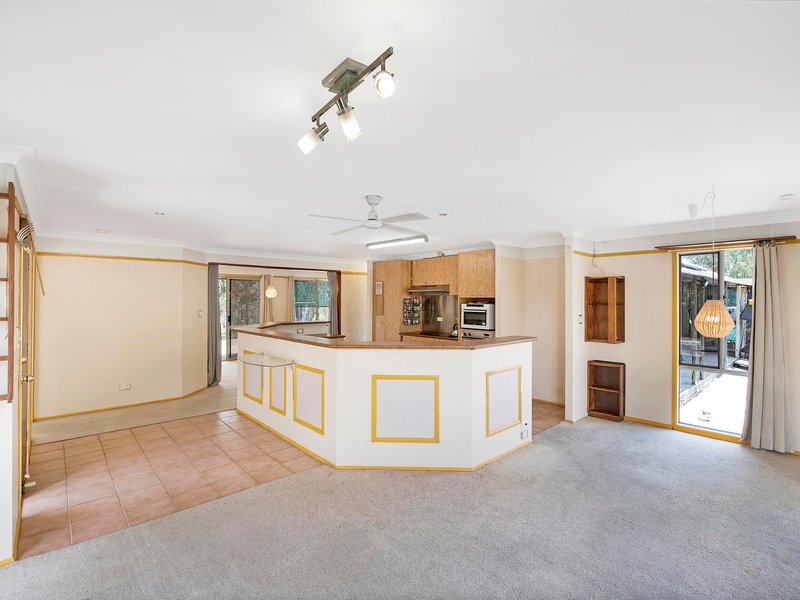 Photo - 72-74 Silvereye Crescent, Greenbank QLD 4124 - Image 4