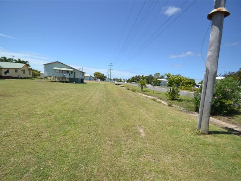 Photo - 72 & 74 Williams Street, Bowen QLD 4805 - Image 14