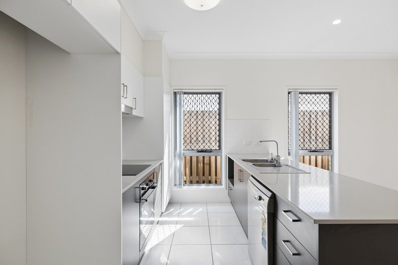 Photo - 72 Abercrombie Street, Mango Hill QLD 4509 - Image 2