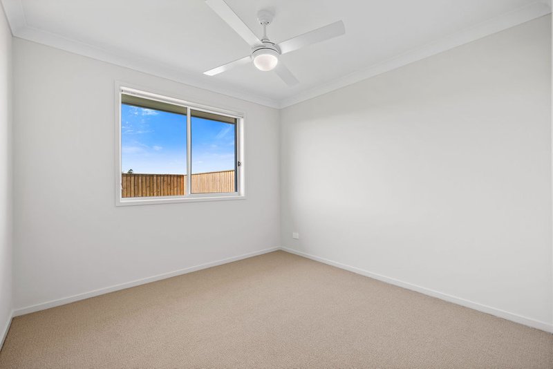Photo - 72 Ashwood Circuit, Chambers Flat QLD 4133 - Image 5