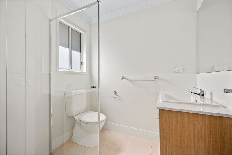 Photo - 72 Ashwood Circuit, Chambers Flat QLD 4133 - Image 11