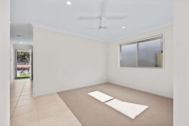 Photo - 72 Ashwood Circuit, Chambers Flat QLD 4133 - Image 13