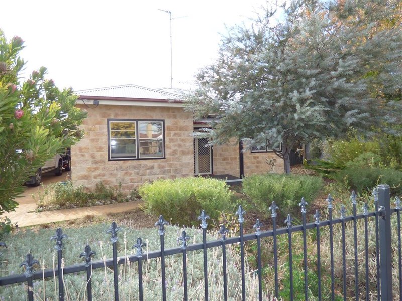 Photo - 72 Baillie Street, Horsham VIC 3400 - Image 2