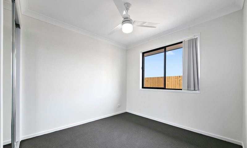 Photo - 72 Baird Circuit, Redbank Plains QLD 4301 - Image 5