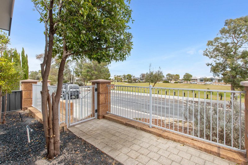 Photo - 72 Bauer Circle, Banksia Grove WA 6031 - Image 4