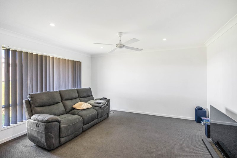 Photo - 72 Bay Park Road, Wondunna QLD 4655 - Image 2