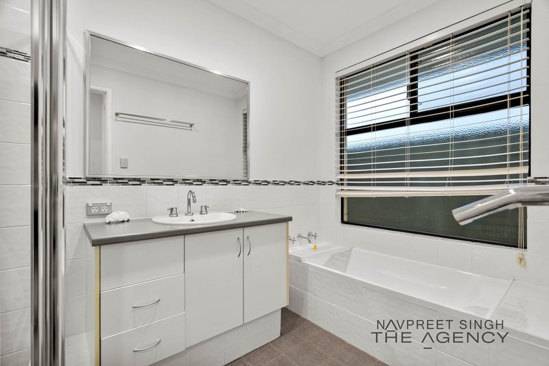 Photo - 72 Beauchamp Loop, Wellard WA 6170 - Image 25