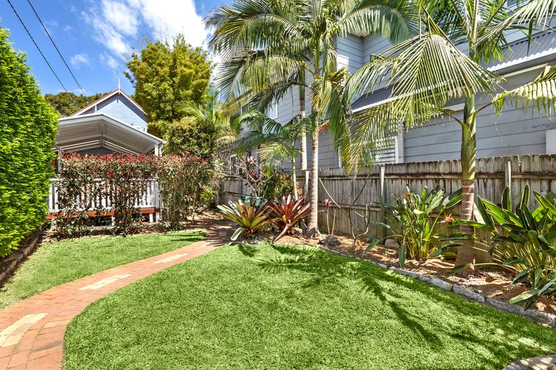 Photo - 72 Bennett Street, Curl Curl NSW 2096 - Image 5