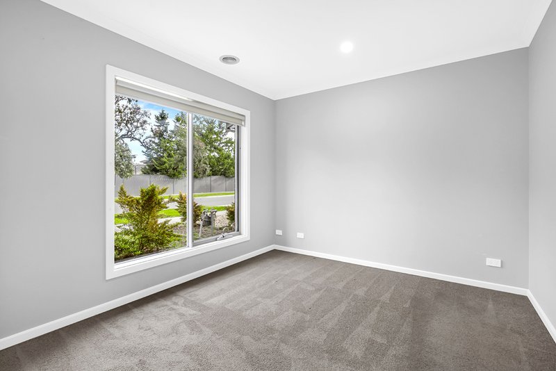 Photo - 72 Brush Road, Epping VIC 3076 - Image 10