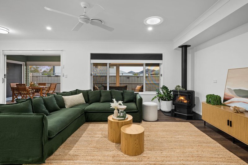 Photo - 72 Carpenter Drive, Ripley QLD 4306 - Image 6