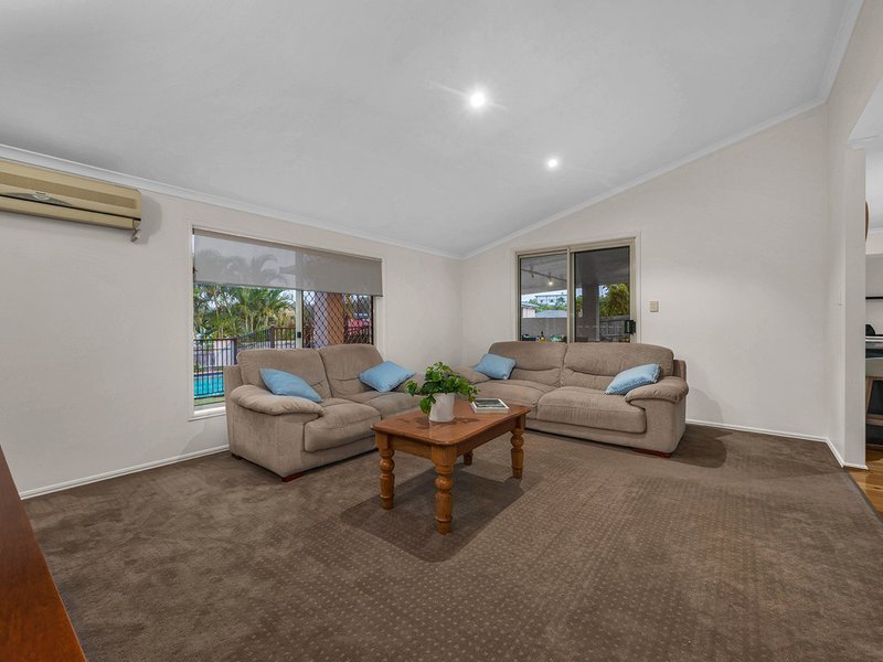 Photo - 72 Casuarina Street, Bridgeman Downs QLD 4035 - Image 11