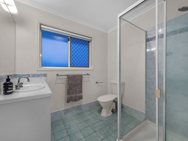 Photo - 72 Casuarina Street, Bridgeman Downs QLD 4035 - Image 13