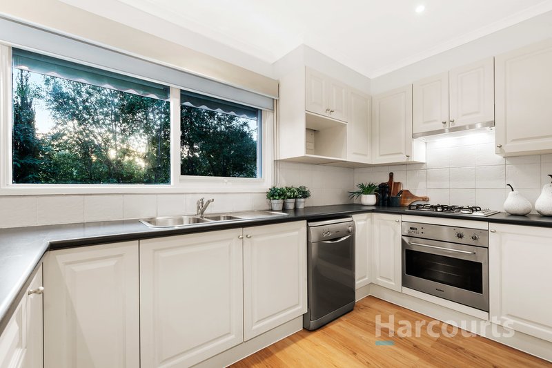 Photo - 72 Chartwell Drive, Wantirna VIC 3152 - Image 3