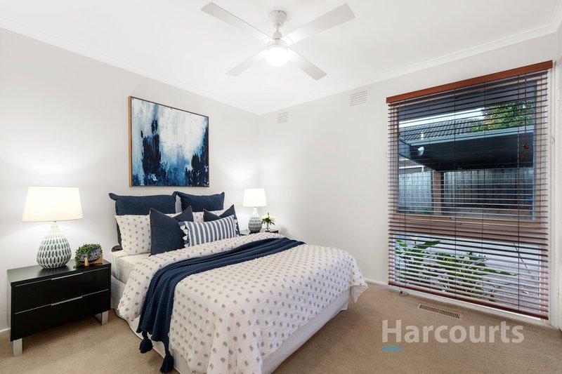 Photo - 72 Chartwell Drive, Wantirna VIC 3152 - Image 7